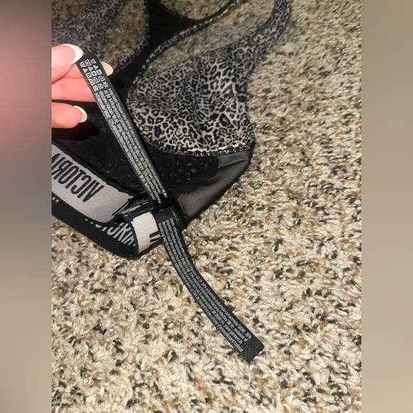 Victoria's Secret Sport Bra - Picture 8 of 11